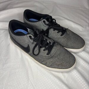 Nike Men's Black and Gray Casual Sneakers